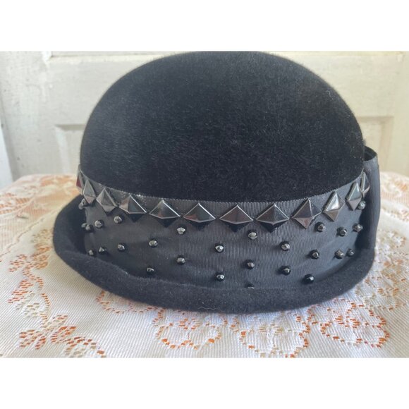 Vintage 1940s Black Felt Bowler Hat With Studded Ribbon Band - Picture 6 of 16